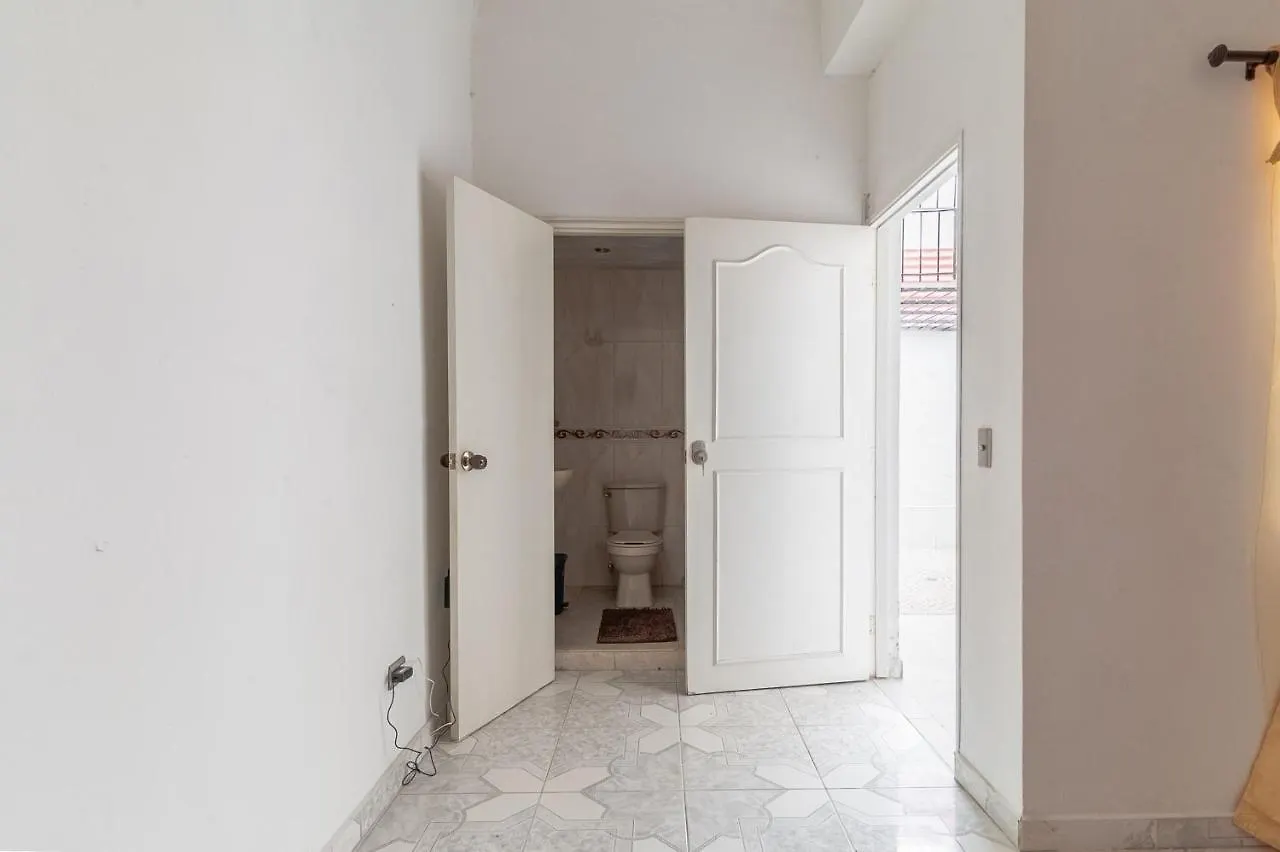 Prado Centro Hostal Медельин Колумбия